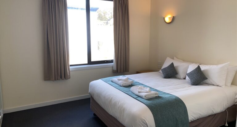 Olde Tudor Hotel accessible accommodation prospect launceston tasmania