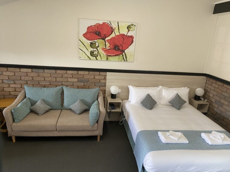 Olde Tudor Hotel accessible accommodation prospect launceston tasmania