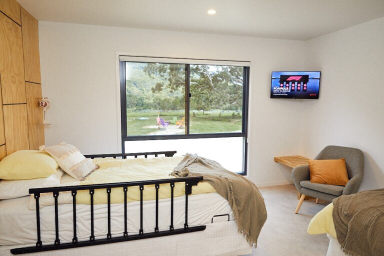Accessible Accommodation Luxury two-bedroom country escape Mount Warning near Murwillumbah, Northern NSW. hoist, electric bed.